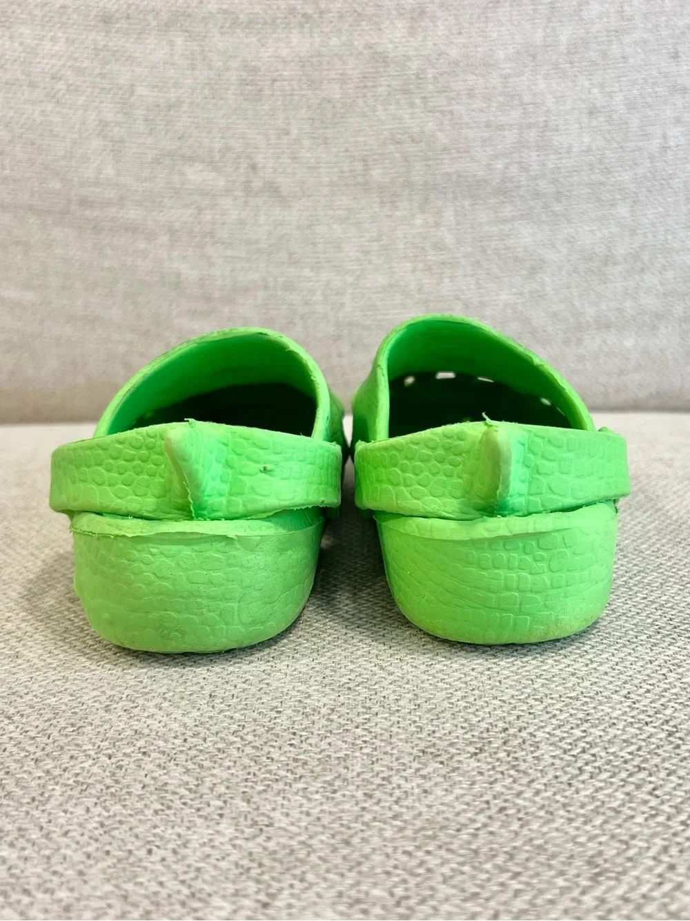 Capelli New York Size 9 Toddler Crocodile Clogs Green Slip On Shoes GUC